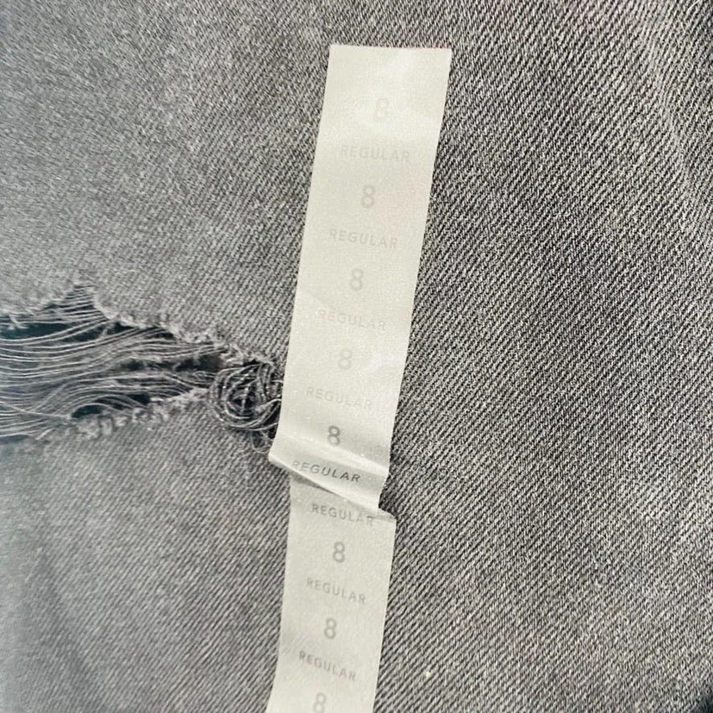 AMERICAN EAGLE Mom Jeans Comfort Stretch Waistband Black Distressed NWT Size 8 - Picture 9 of 16